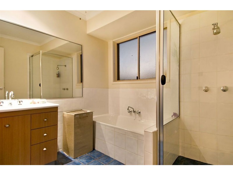 8 Rainbow Park Drive, Mapleton QLD 4560