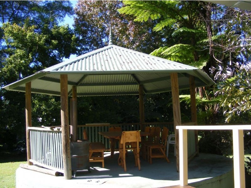 15 College Road, Mapleton QLD 4560