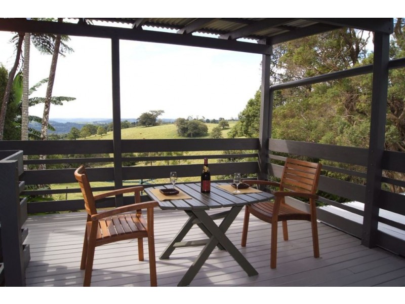 77 Tamarind St, Maleny QLD 4552