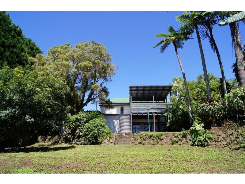77 Tamarind St, Maleny QLD 4552