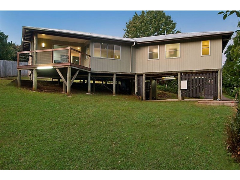 16 Hoffman Close, Montville QLD 4560