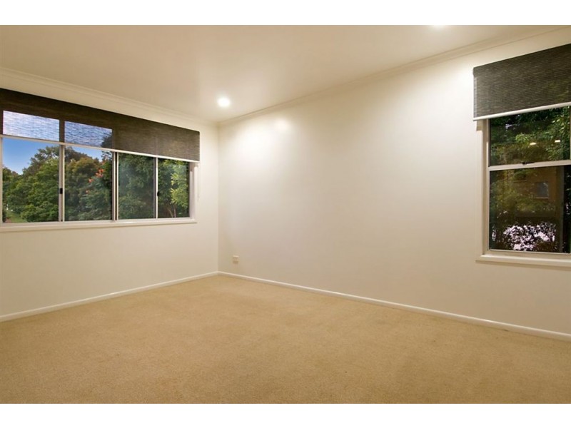 16 Hoffman Close, Montville QLD 4560