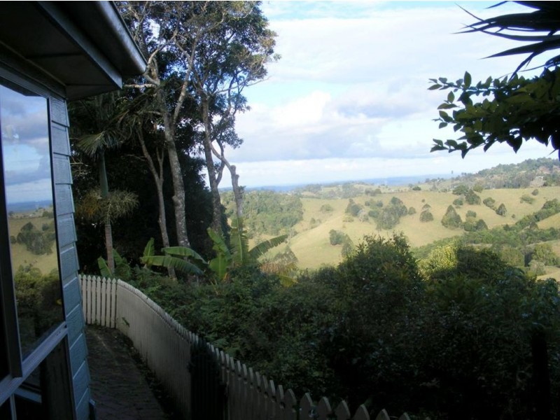 6 Maple Avenue, Mapleton QLD 4560