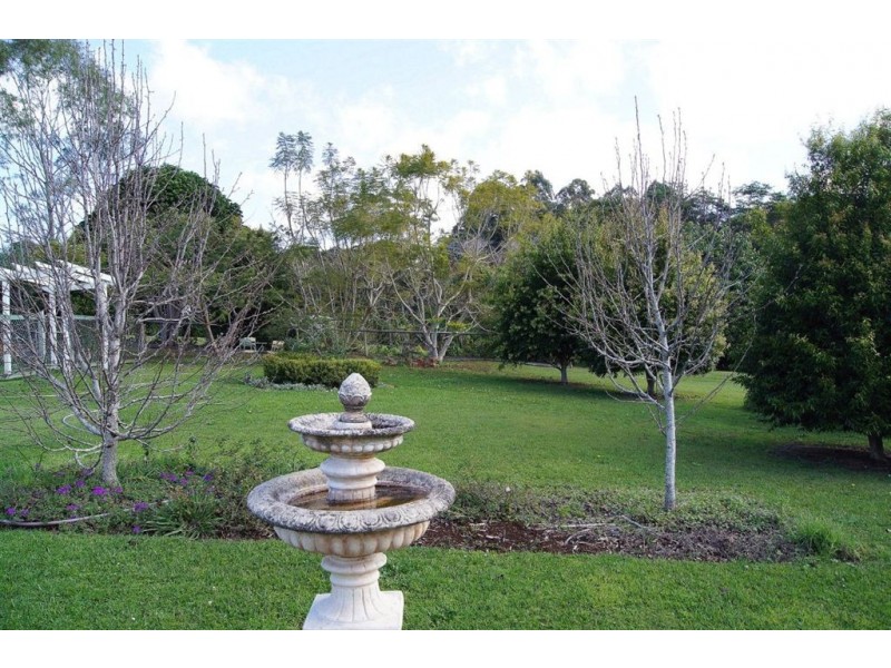 62 Avocado Lane, Maleny QLD 4552