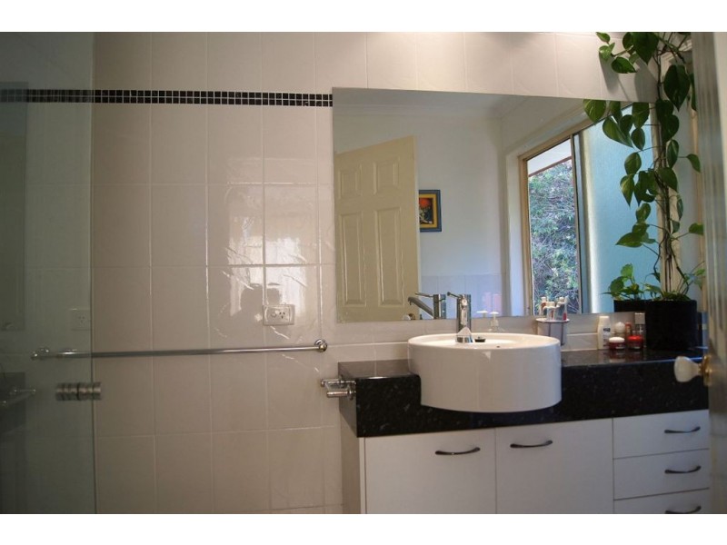 4 Hoffman Close, Montville QLD 4560