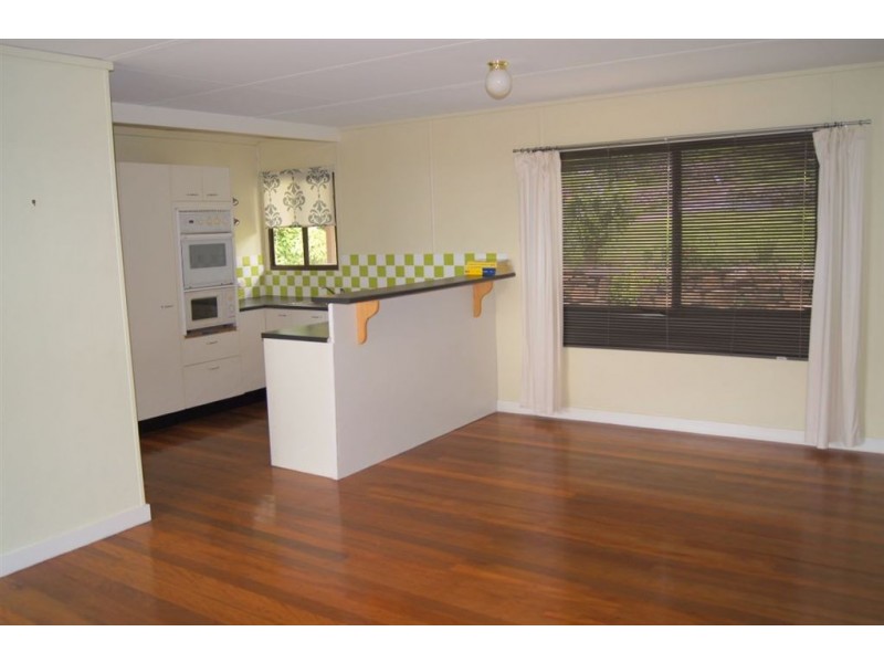 18 Maple Avenue, Mapleton QLD 4560