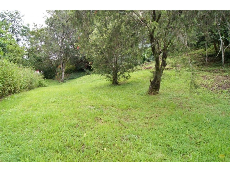 18 Maple Avenue, Mapleton QLD 4560