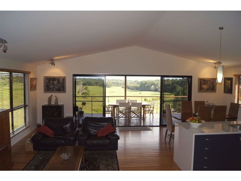 16 Cloudwalk Drive, Maleny QLD 4552