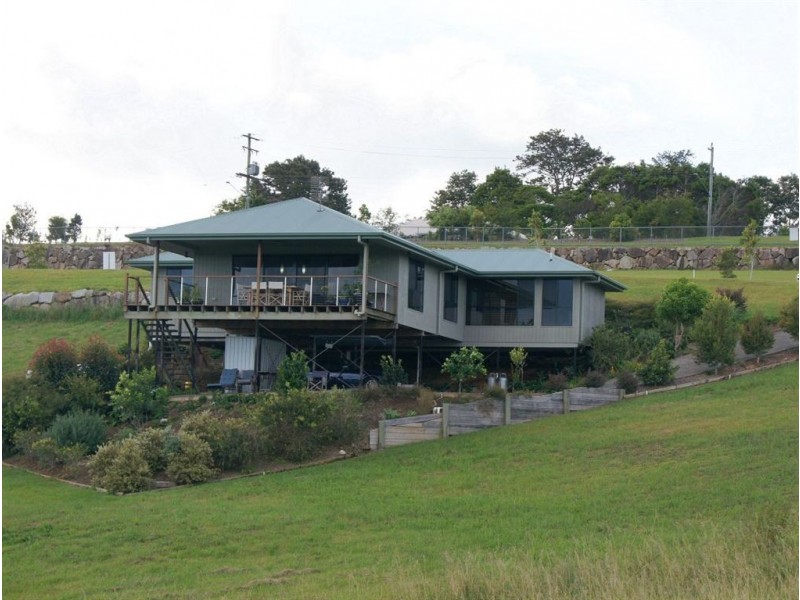 16 Cloudwalk Drive, Maleny QLD 4552