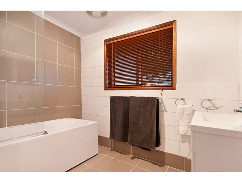 43 Post Office Road, Mapleton QLD 4560