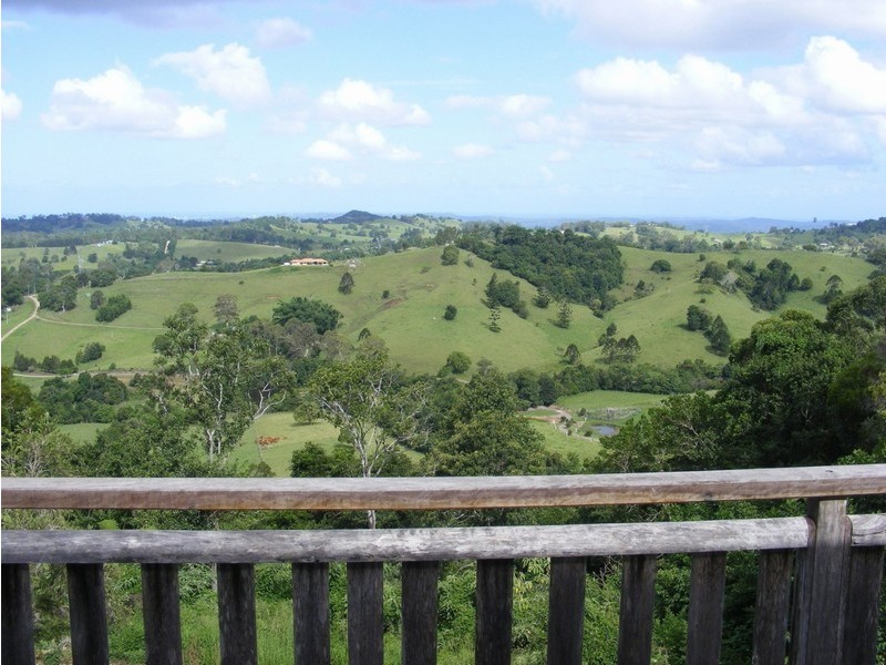 18 Maple Avenue, Mapleton QLD 4560