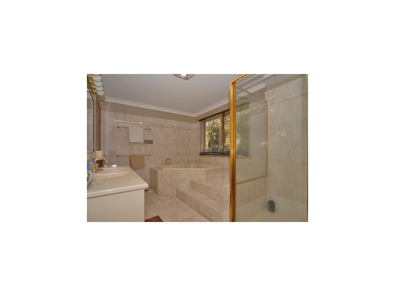 1 Glen Eden Ct, Flaxton QLD 4560