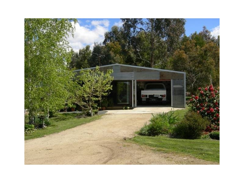 8 Flinders St, Beauty Point TAS 7270