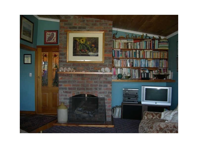 8 Flinders St, Beauty Point TAS 7270