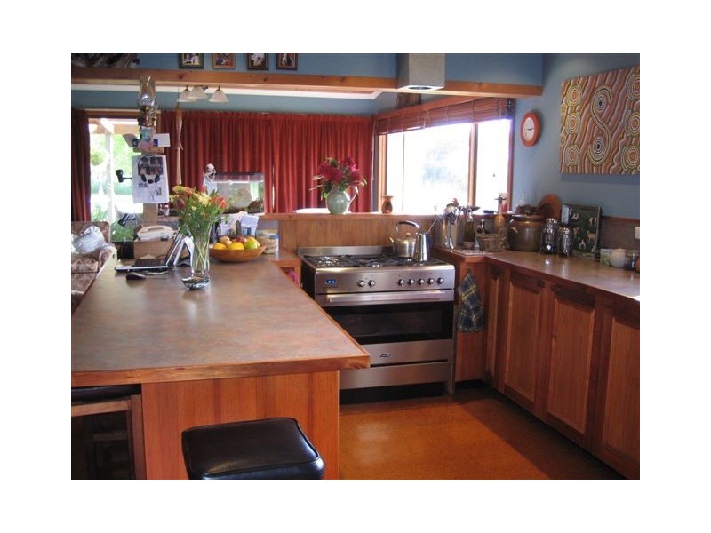 8 Flinders St, Beauty Point TAS 7270