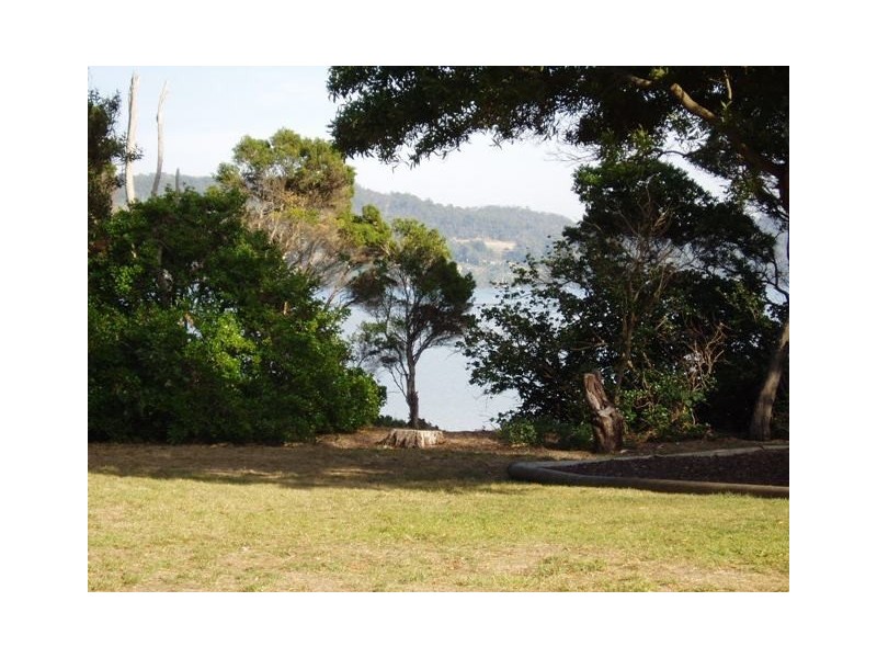 202 Paper Beach Road, Swan Point TAS 7275