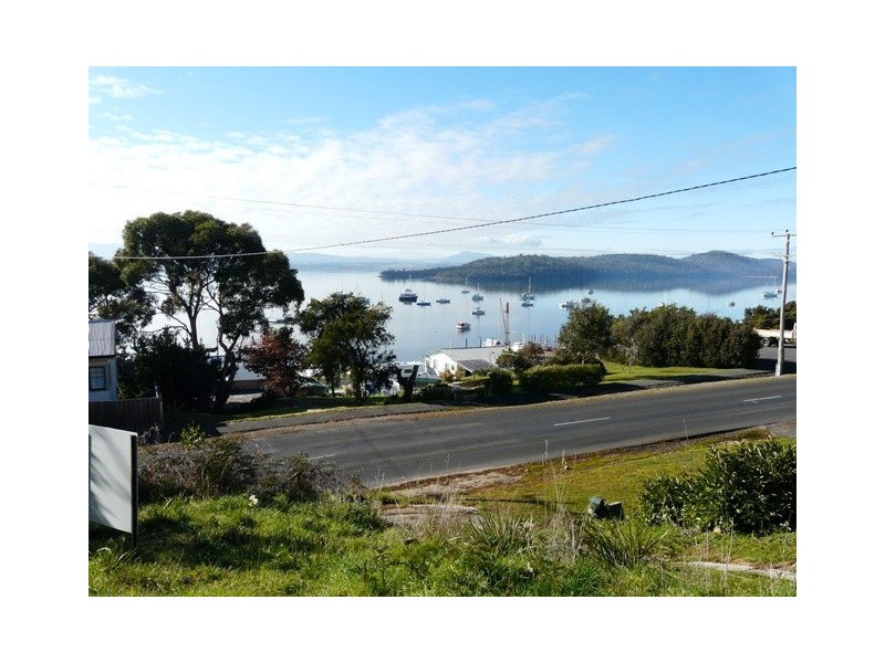99 Flinders Street, Beauty Point TAS 7270