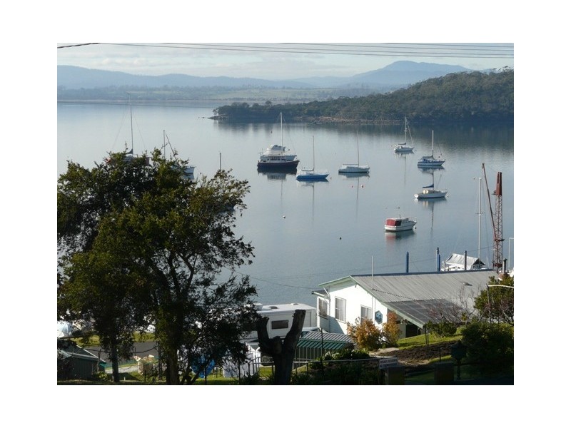 99 Flinders Street, Beauty Point TAS 7270