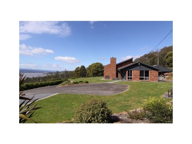 8 Lanena Crescent, Lanena TAS 7275