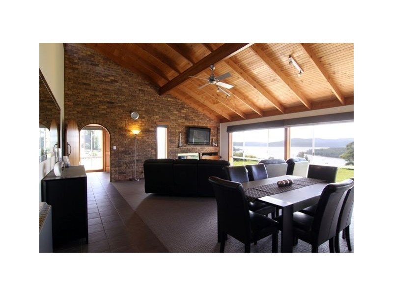 8 Lanena Crescent, Lanena TAS 7275