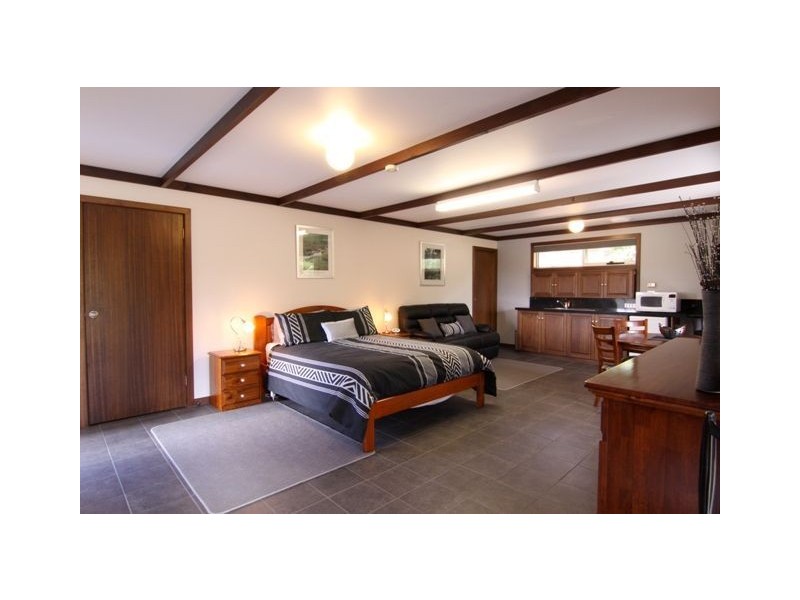 8 Lanena Crescent, Lanena TAS 7275