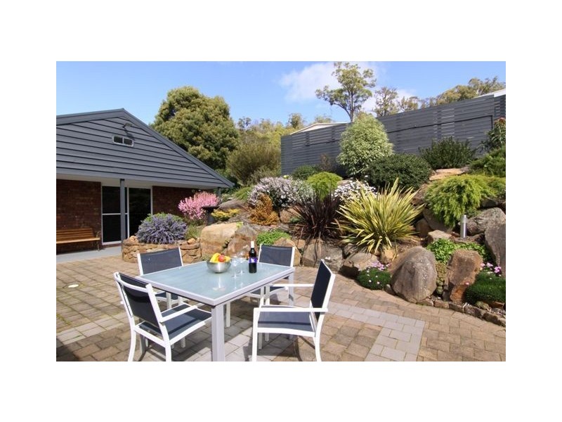 8 Lanena Crescent, Lanena TAS 7275