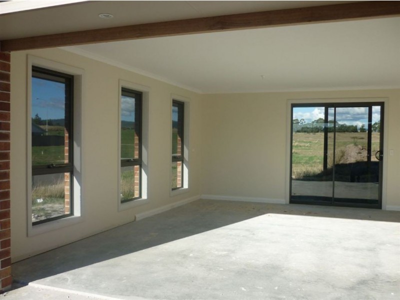 8 Sundowner Ave, Legana TAS 7277