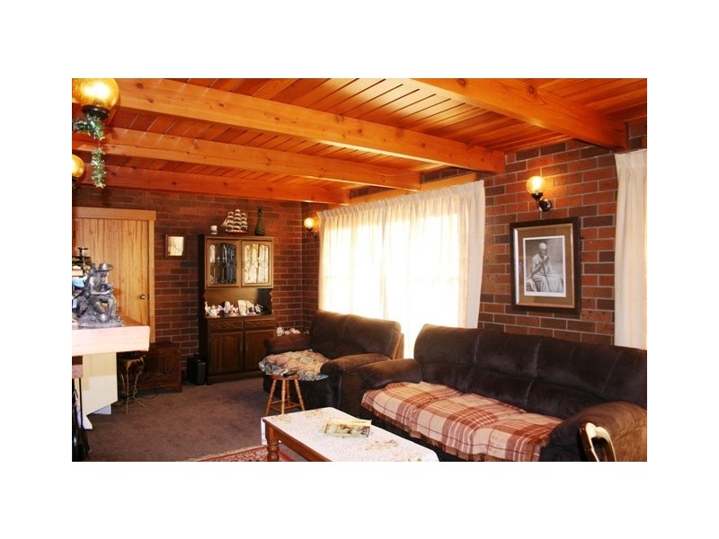 1 Whites Road, Beaconsfield TAS 7270