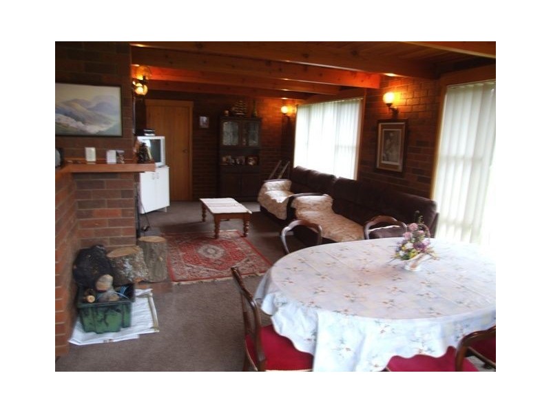 1 Whites Road, Beaconsfield TAS 7270