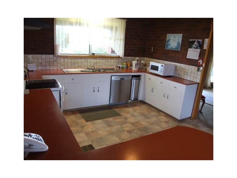 1 Whites Road, Beaconsfield TAS 7270