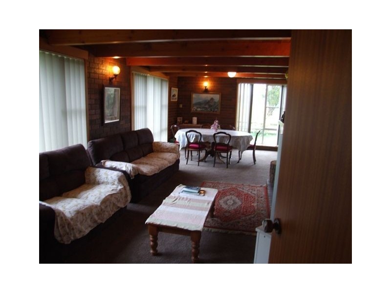 1 Whites Road, Beaconsfield TAS 7270