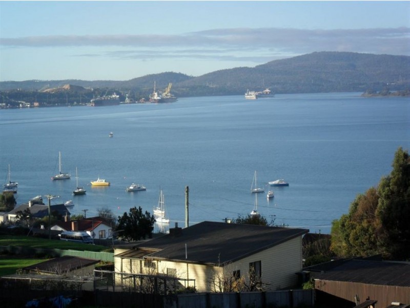 9 Clarke Street, Beauty Point TAS 7270