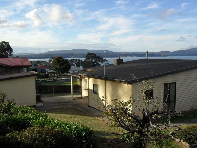 9 Clarke Street, Beauty Point TAS 7270