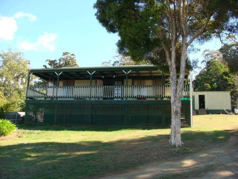 3 Robert Street South, Beauty Point TAS 7270