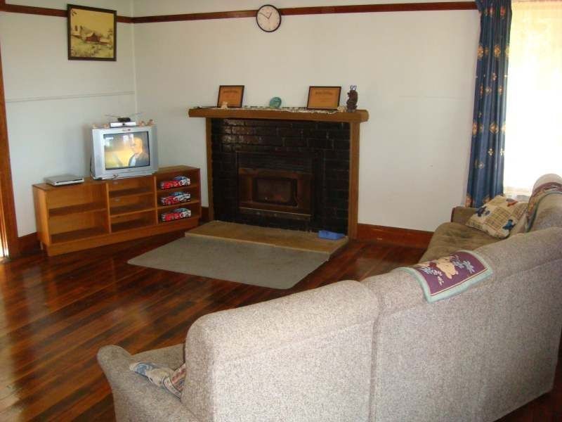 3 Robert Street South, Beauty Point TAS 7270
