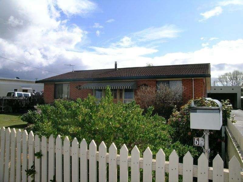 5 Kitchener Avenue, Beauty Point TAS 7270