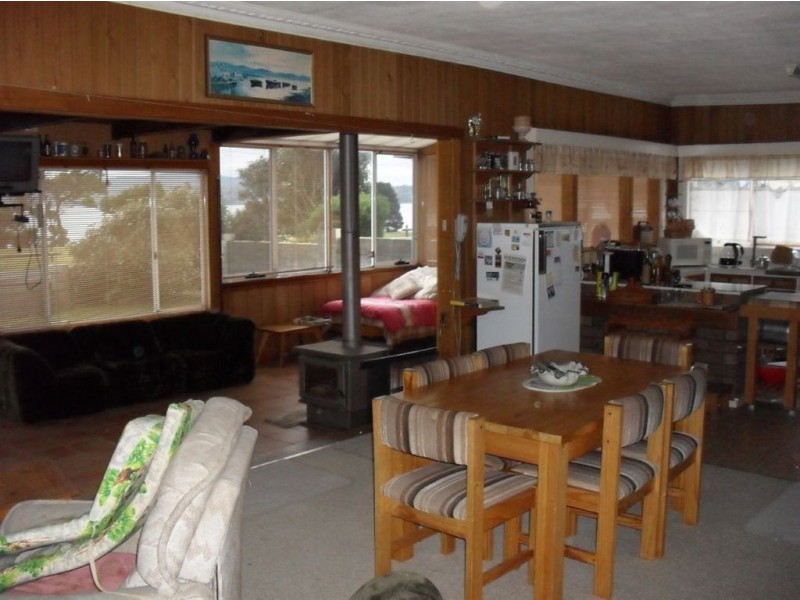 35 Esplanade, Beauty Point TAS 7270