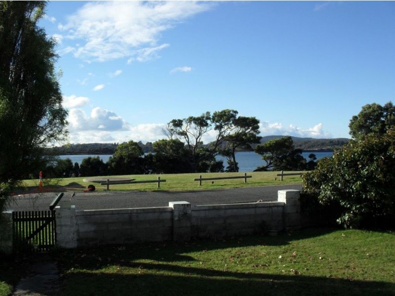 35 Esplanade, Beauty Point TAS 7270