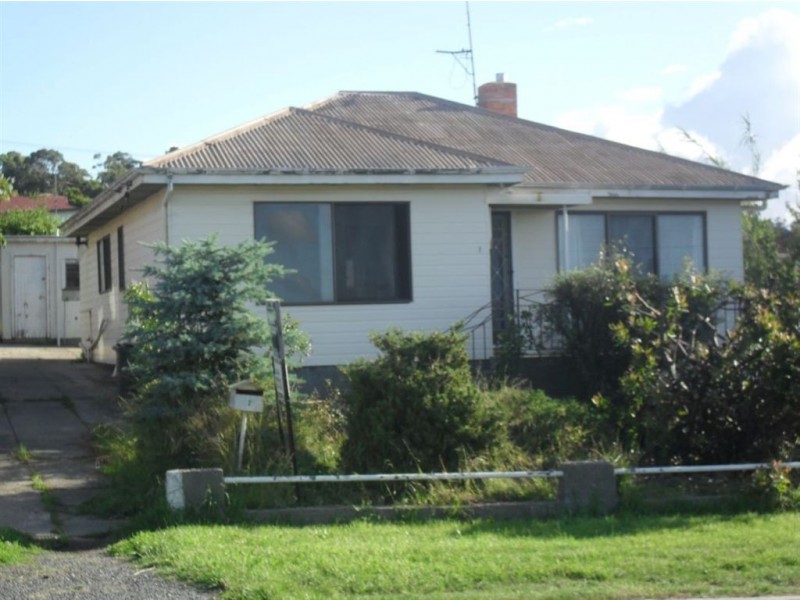7 Ernest Street, Beauty Point TAS 7270