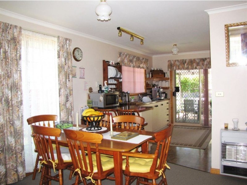 2/15 Beatty Street, Beauty Point TAS 7270