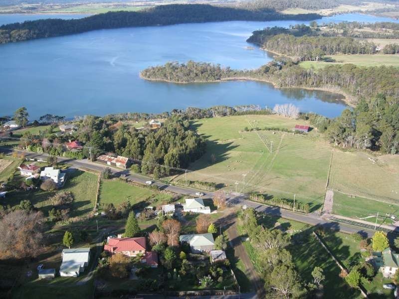 8 Flinders Street, Beauty Point TAS 7270