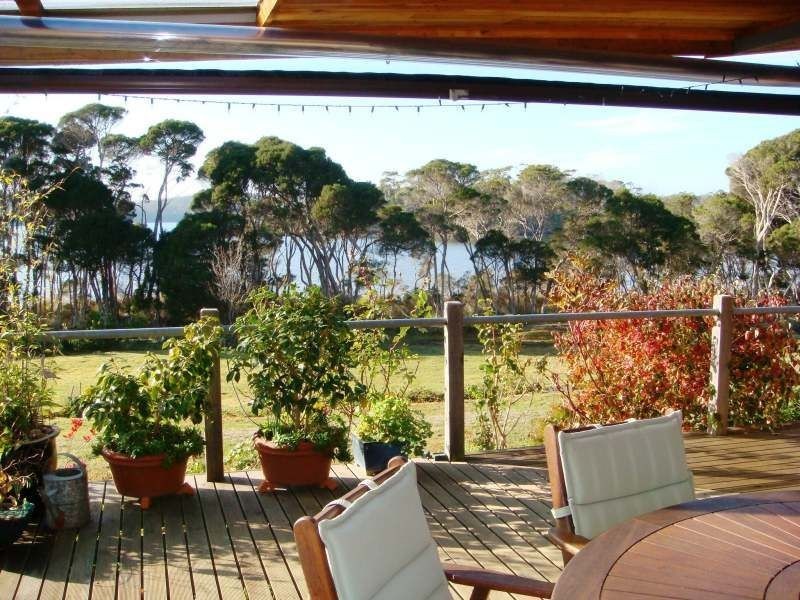 8 Flinders Street, Beauty Point TAS 7270