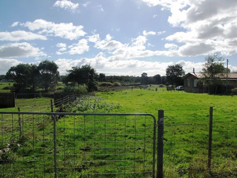 10 Crowther Street, Beaconsfield TAS 7270