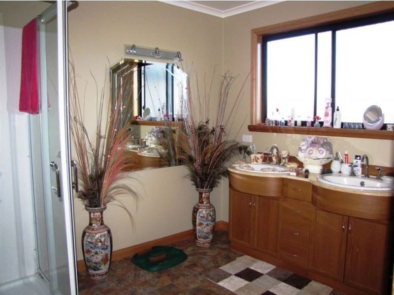 17 Possum Road, Beaconsfield TAS 7270
