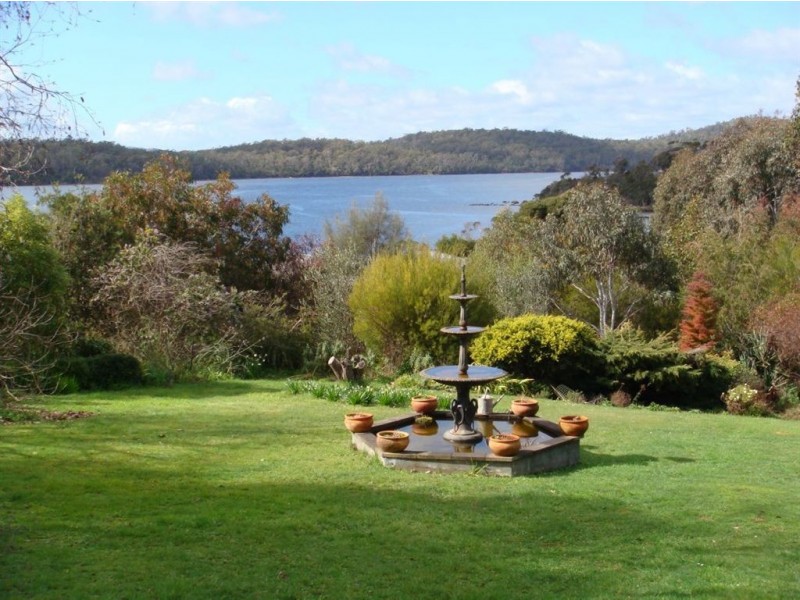14 Flinders Street, Beauty Point TAS 7270