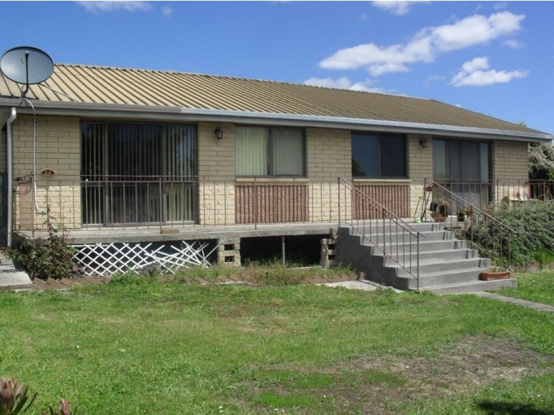 18 Napier Street, Beauty Point TAS 7270