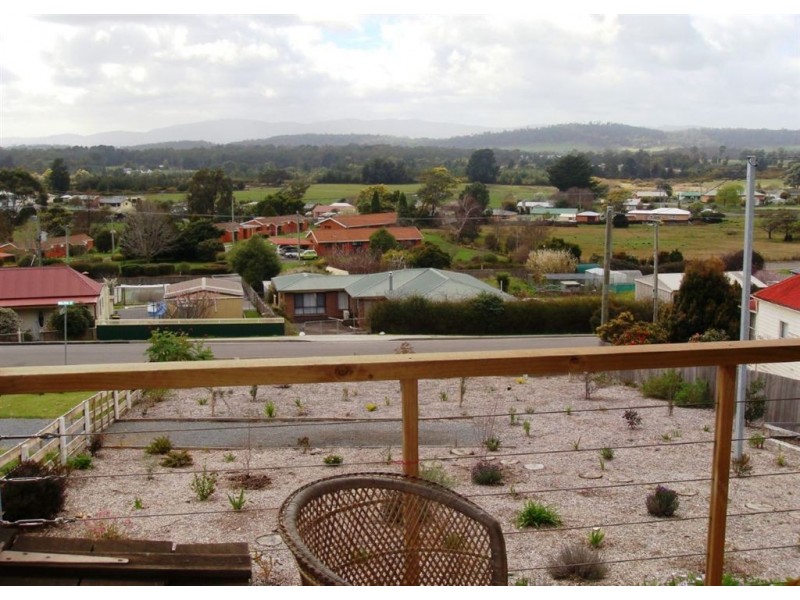 11 Bolton Street, Beaconsfield TAS 7270