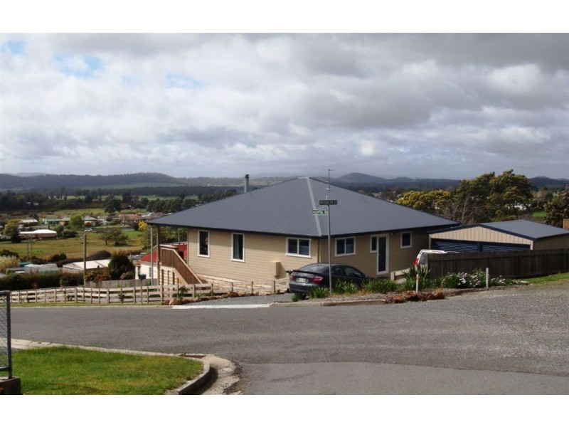 11 Bolton Street, Beaconsfield TAS 7270