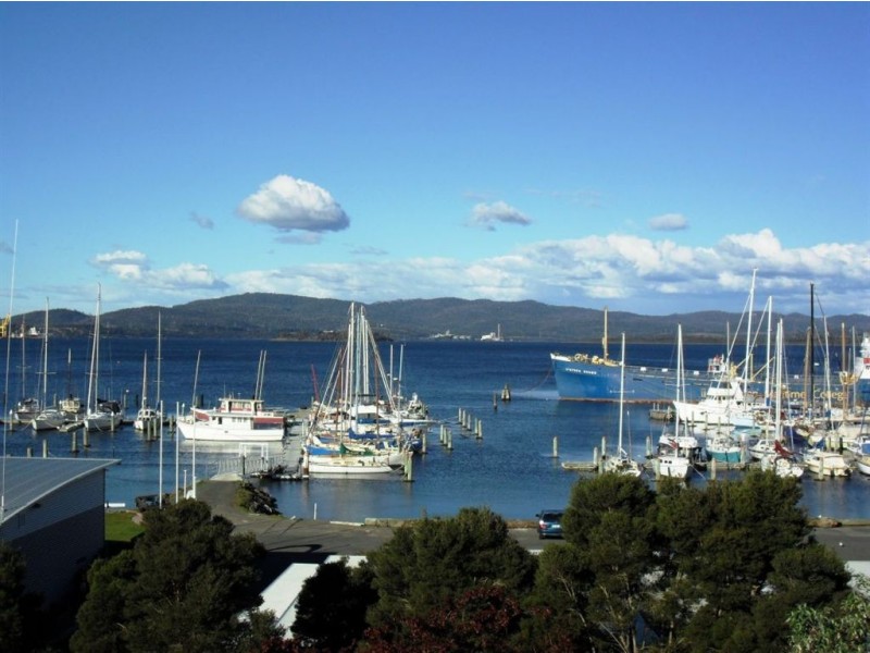 128 Flinders Street, Beauty Point TAS 7270