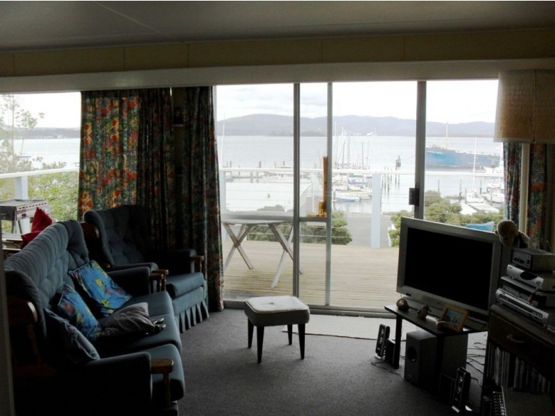 128 Flinders Street, Beauty Point TAS 7270